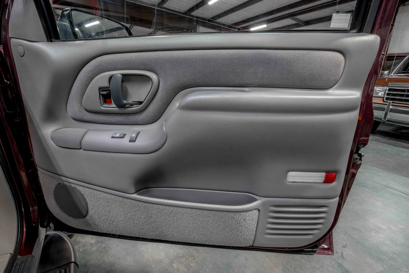 1996-Chevrolet-Suburban-Red Maple Metallic-3GNFK16R3TG160347-47.jpg